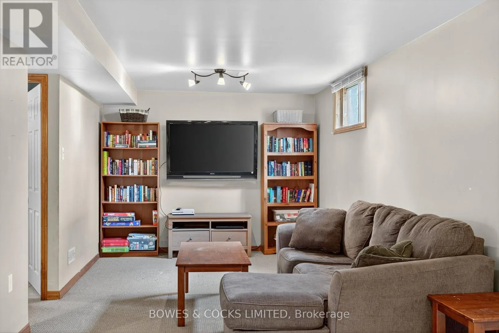 1349 TUDOR CRESCENT