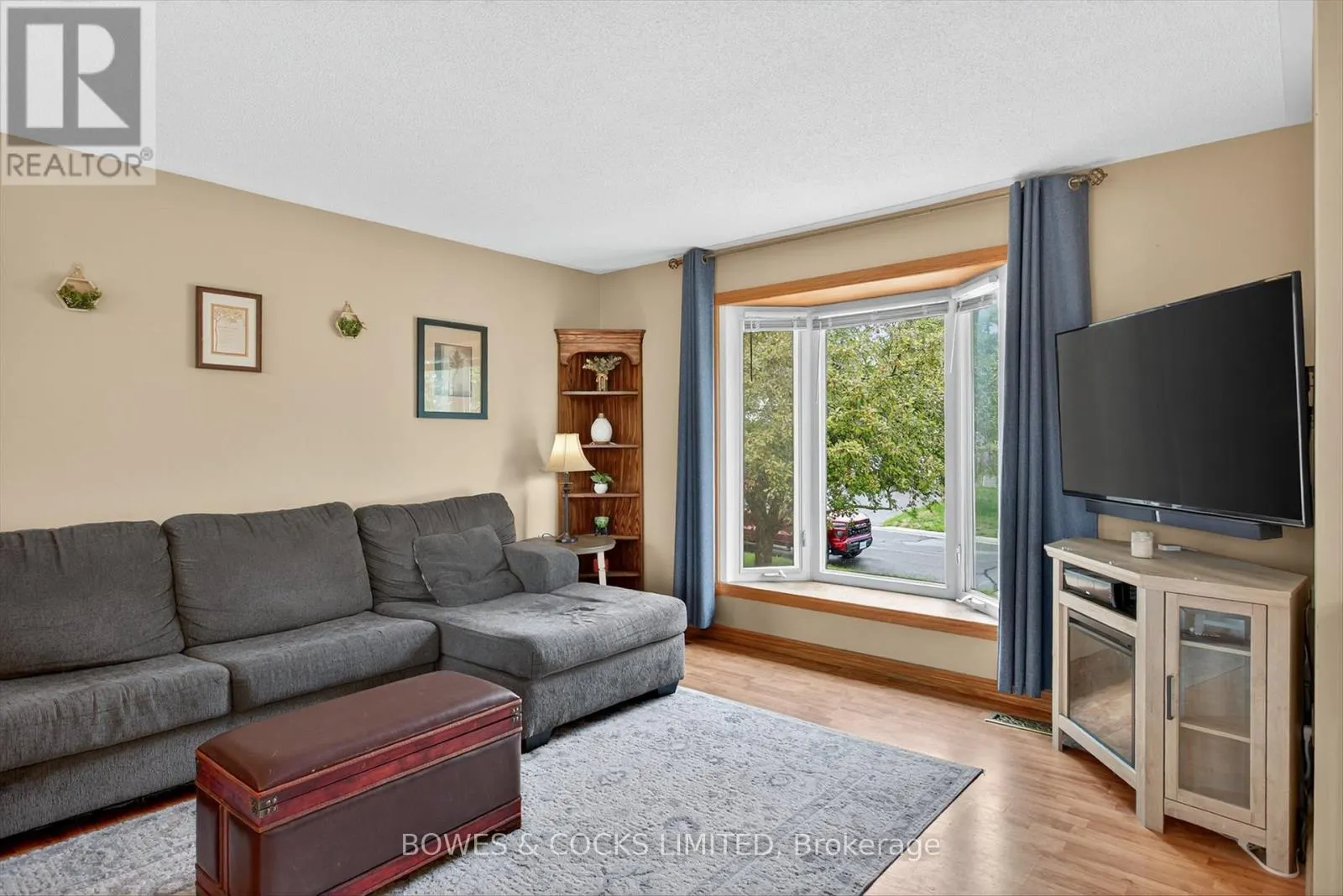 1349 TUDOR CRESCENT