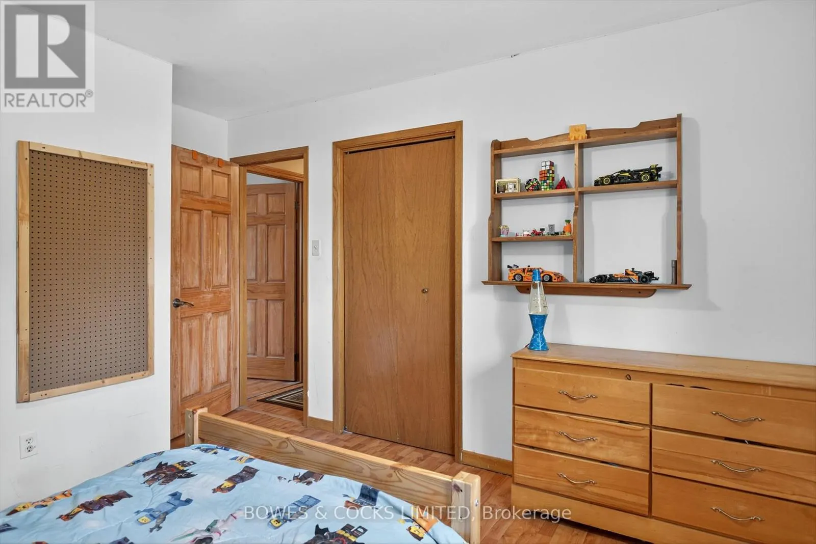 1349 TUDOR CRESCENT
