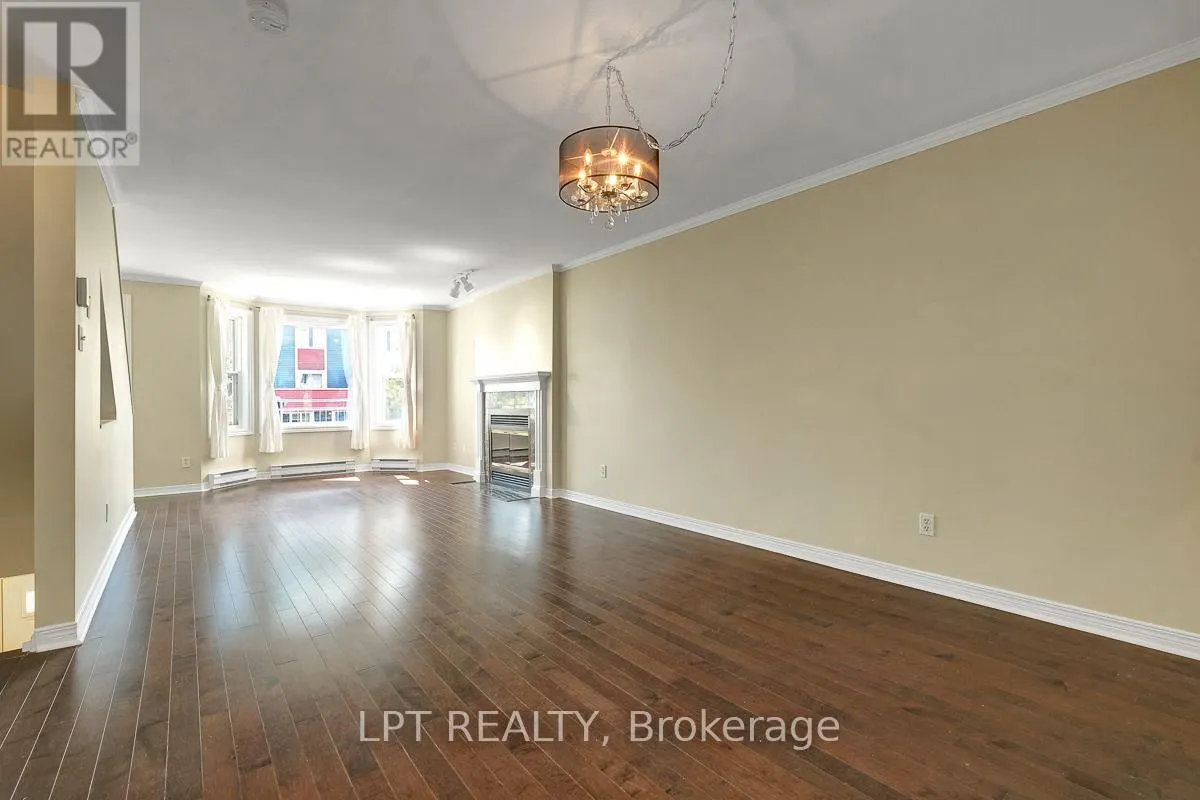 13 - 1121 BAVLIE AVENUE
