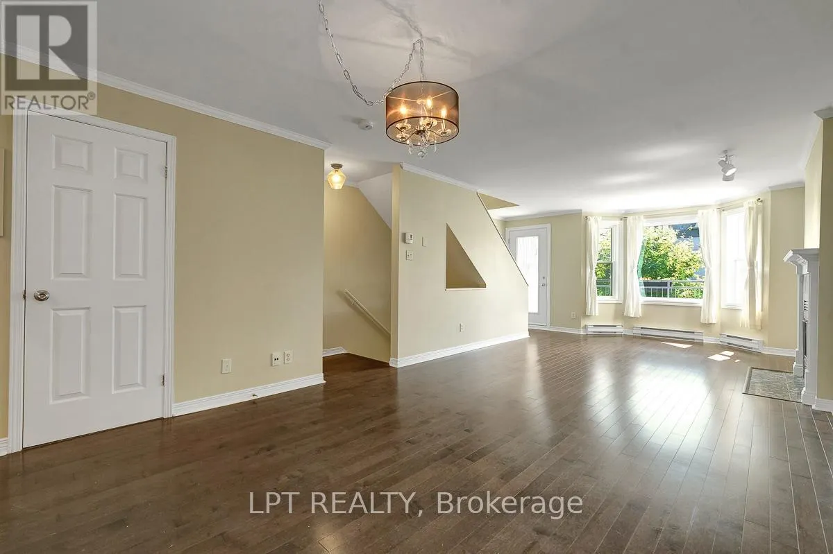 13 - 1121 BAVLIE AVENUE