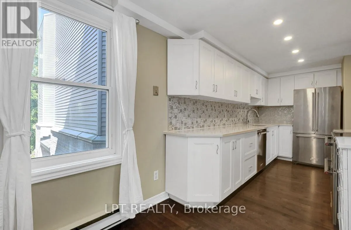 13 - 1121 BAVLIE AVENUE