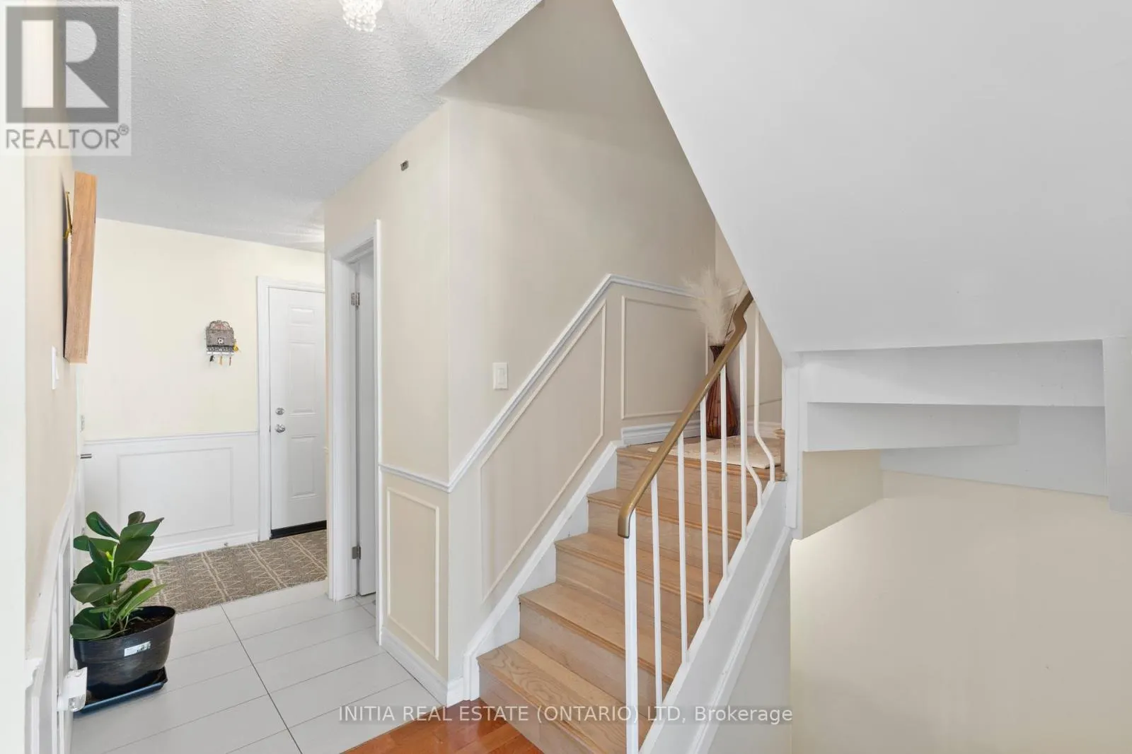 16 - 700 OSGOODE DRIVE, #16