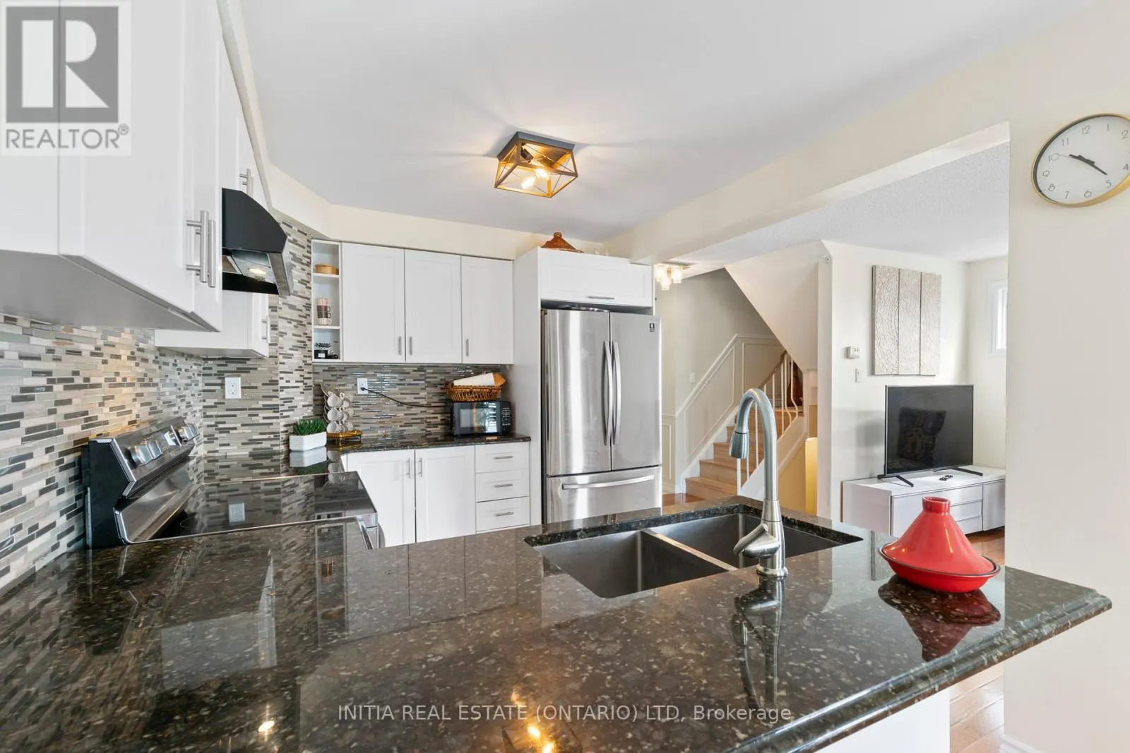 16 - 700 OSGOODE DRIVE, #16