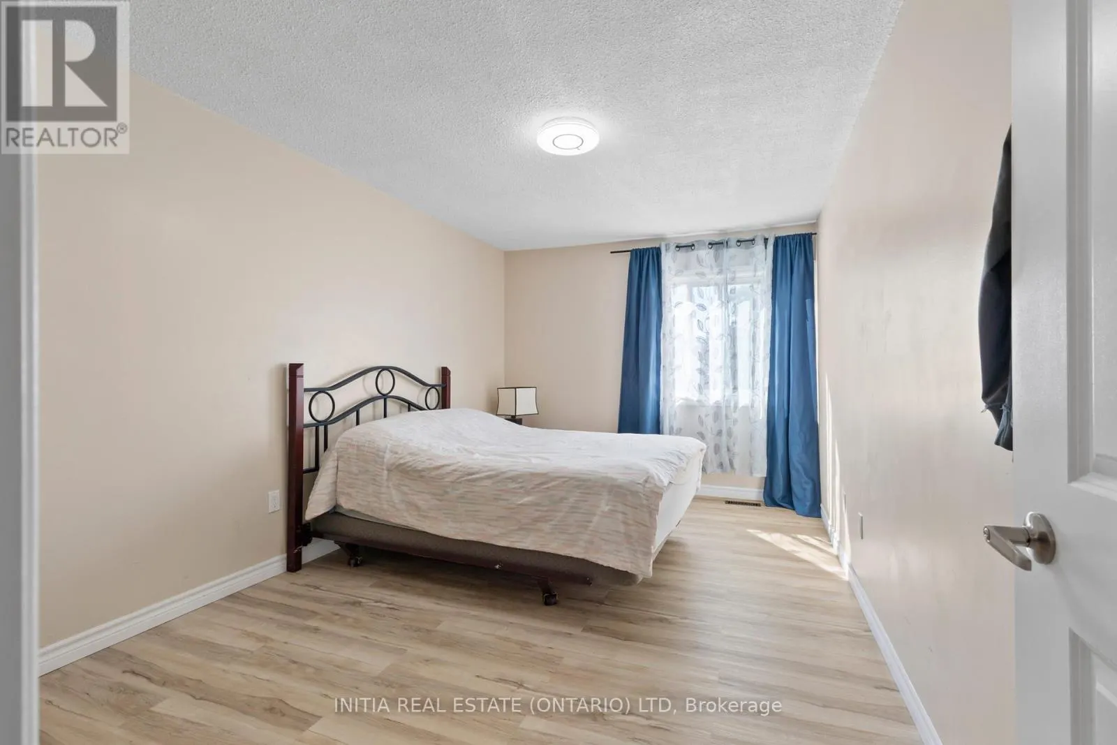 16 - 700 OSGOODE DRIVE, #16
