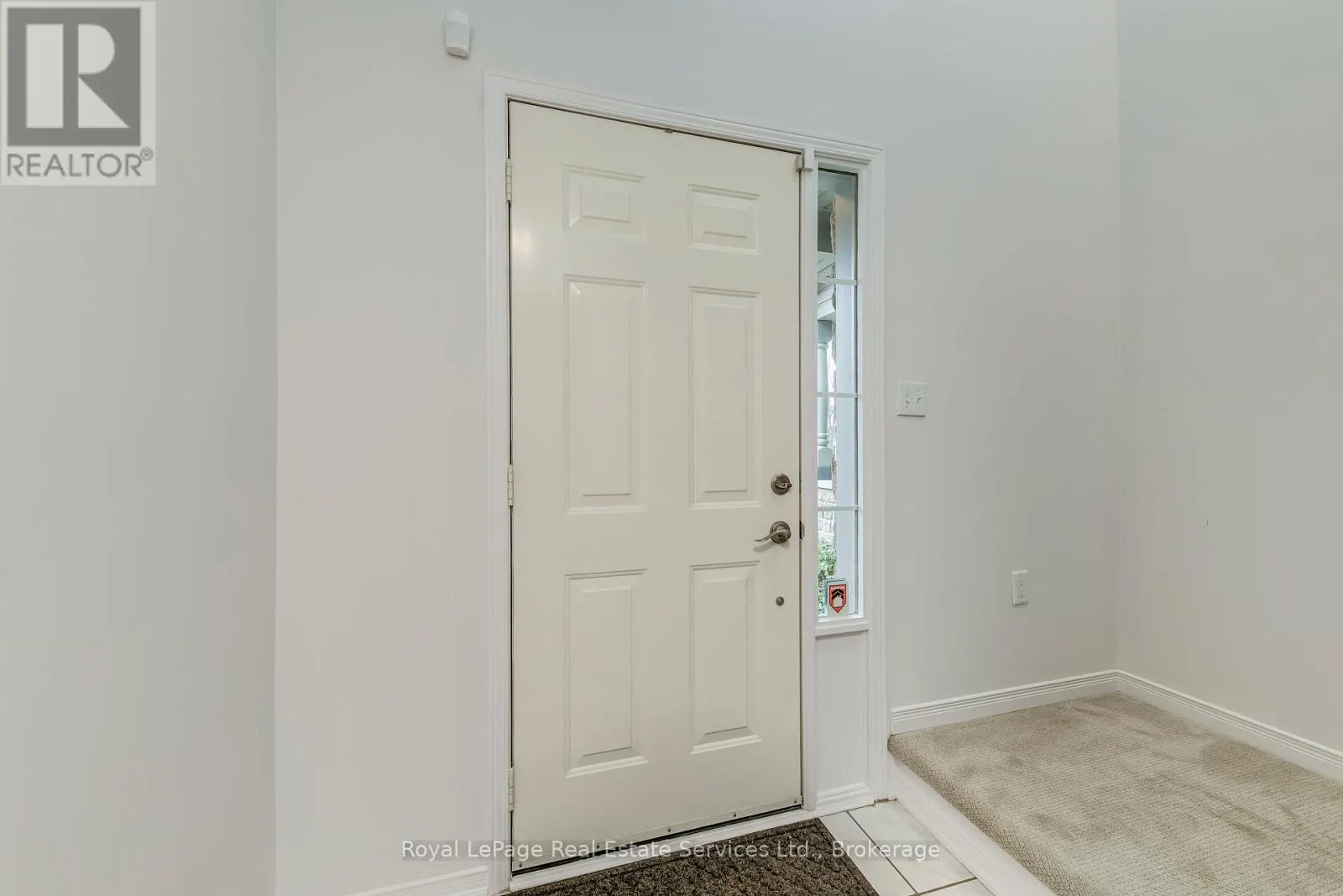 39 FOXBOROUGH DRIVE