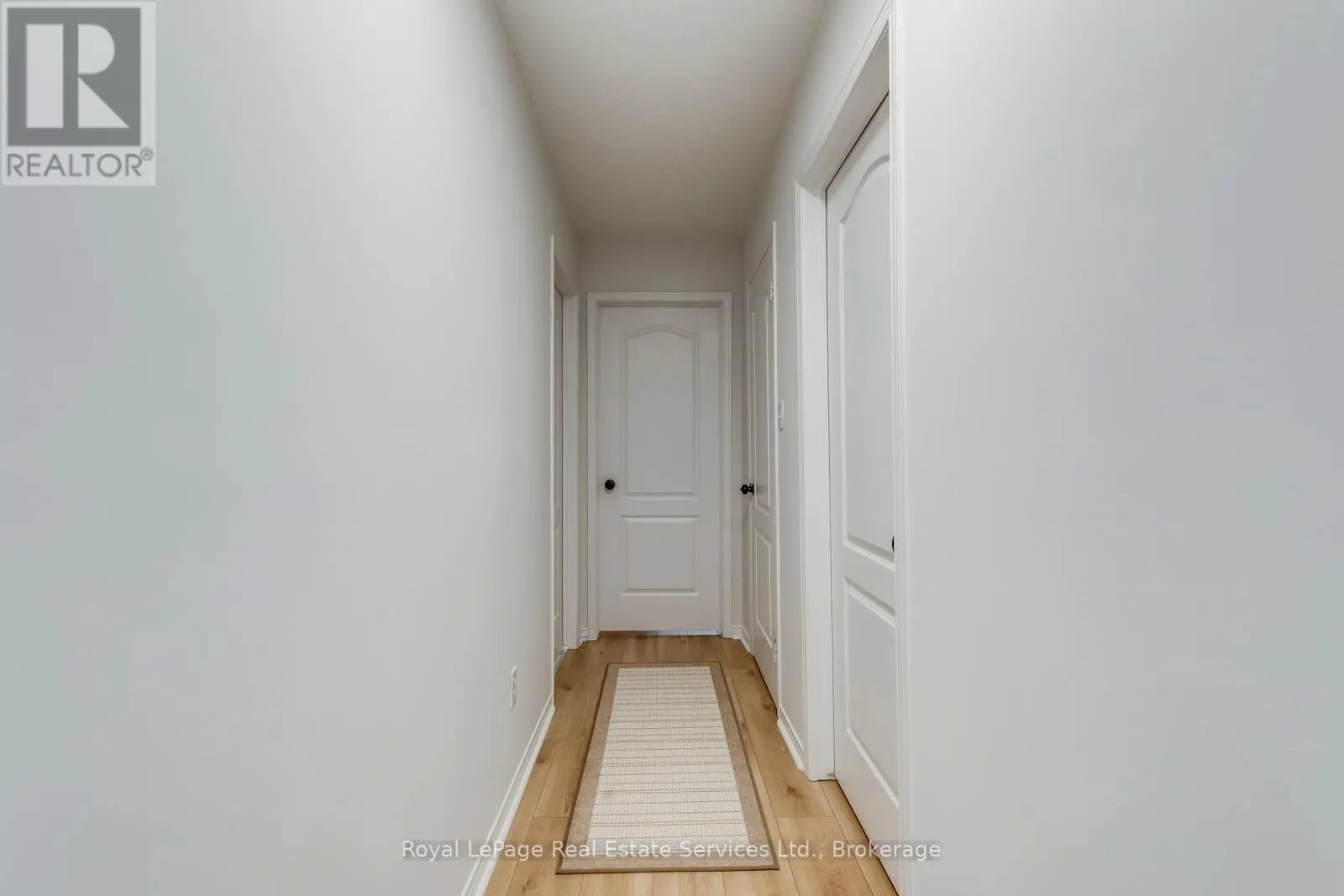 39 FOXBOROUGH DRIVE