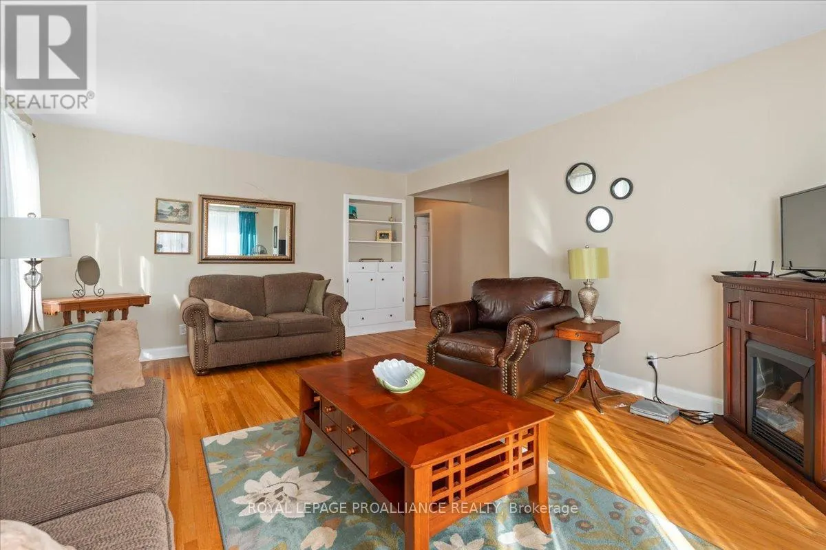 356 DUFFERIN AVENUE