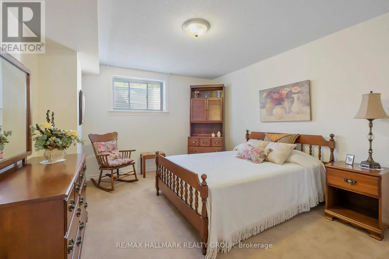 325 FARINCOURT CRESCENT