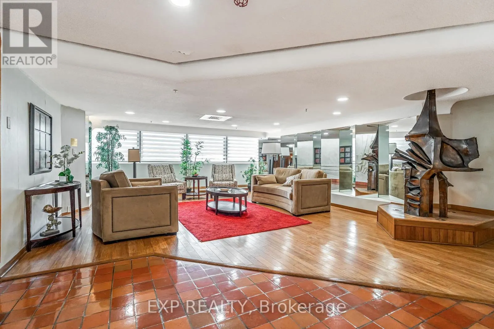 101 - 415 GREENVIEW AVENUE