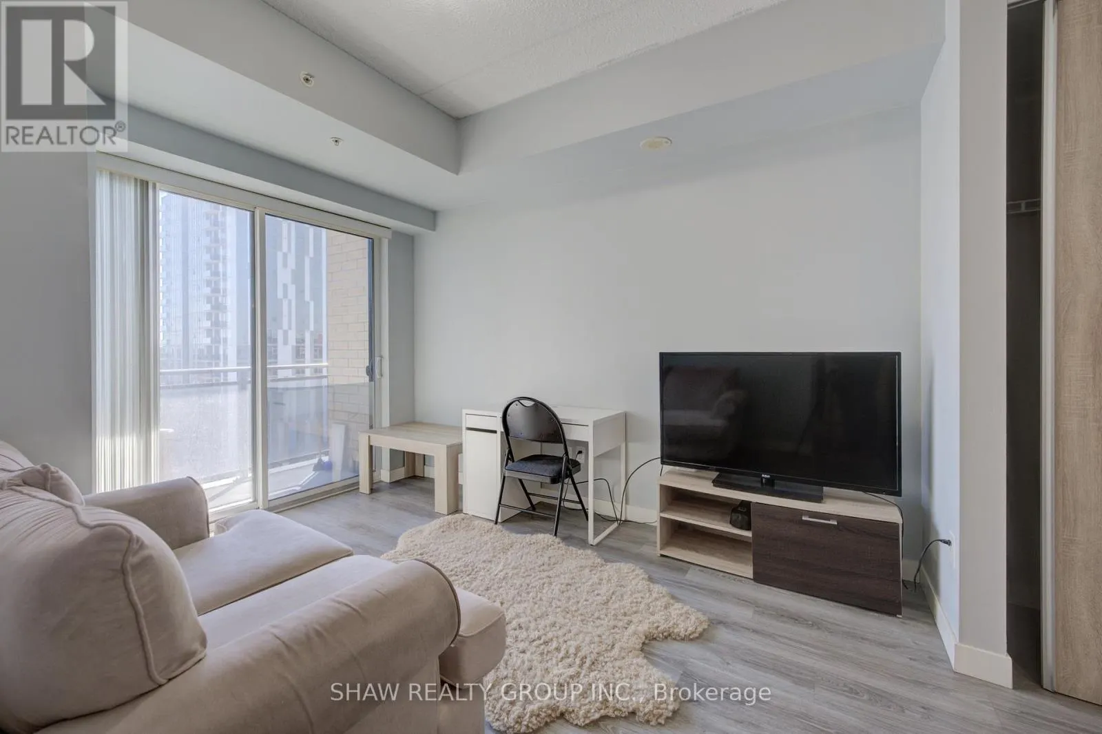 1203 - 318 SPRUCE STREET