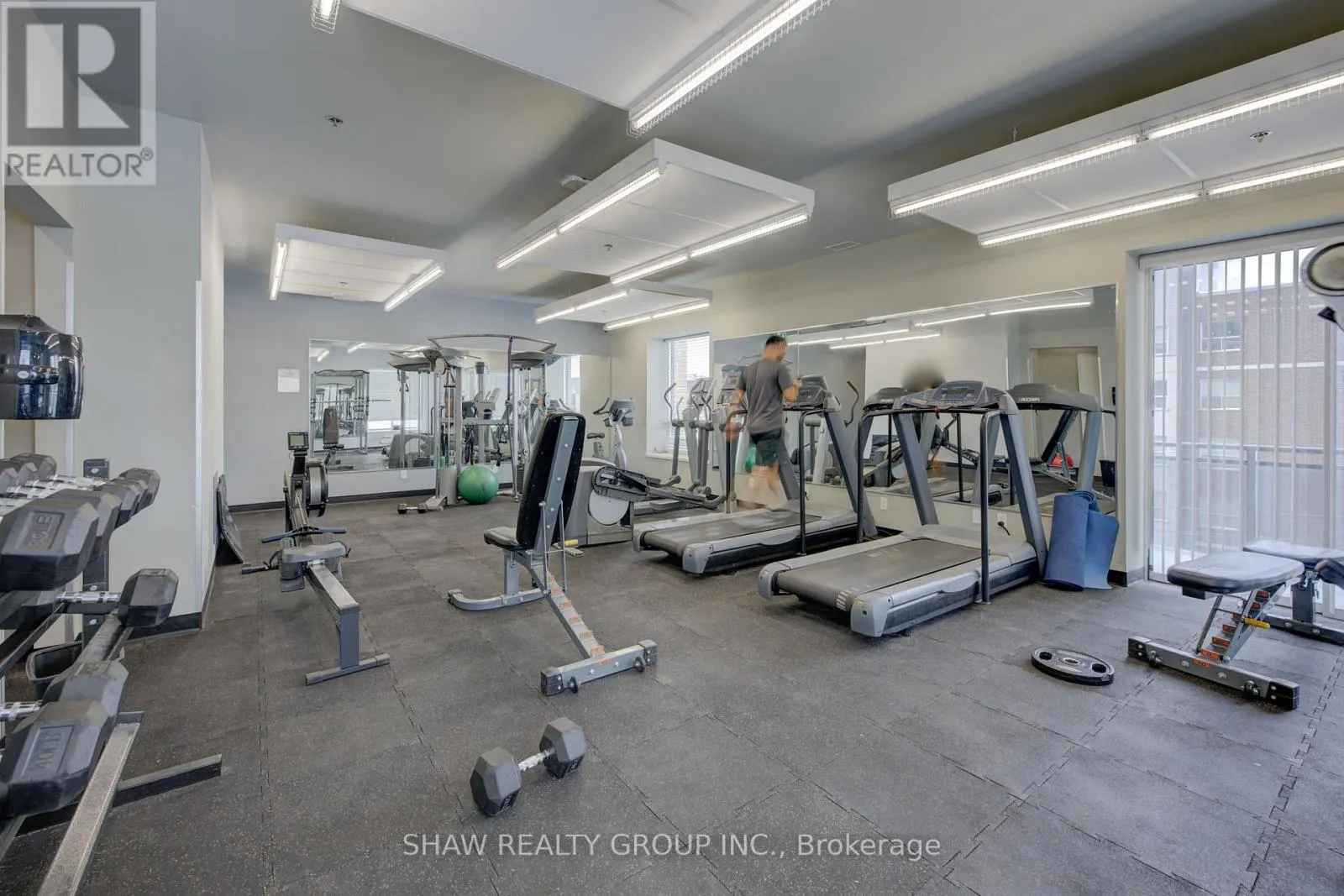1203 - 318 SPRUCE STREET