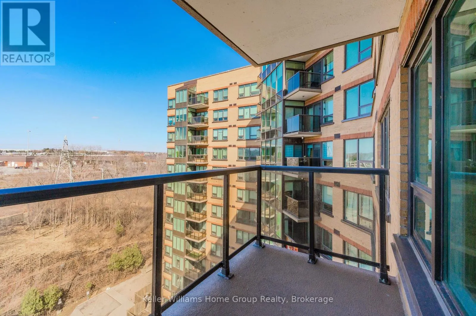 1008 - 237 KING STREET W, #1008