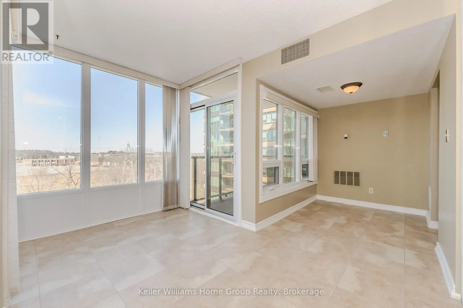 1008 - 237 KING STREET W, #1008