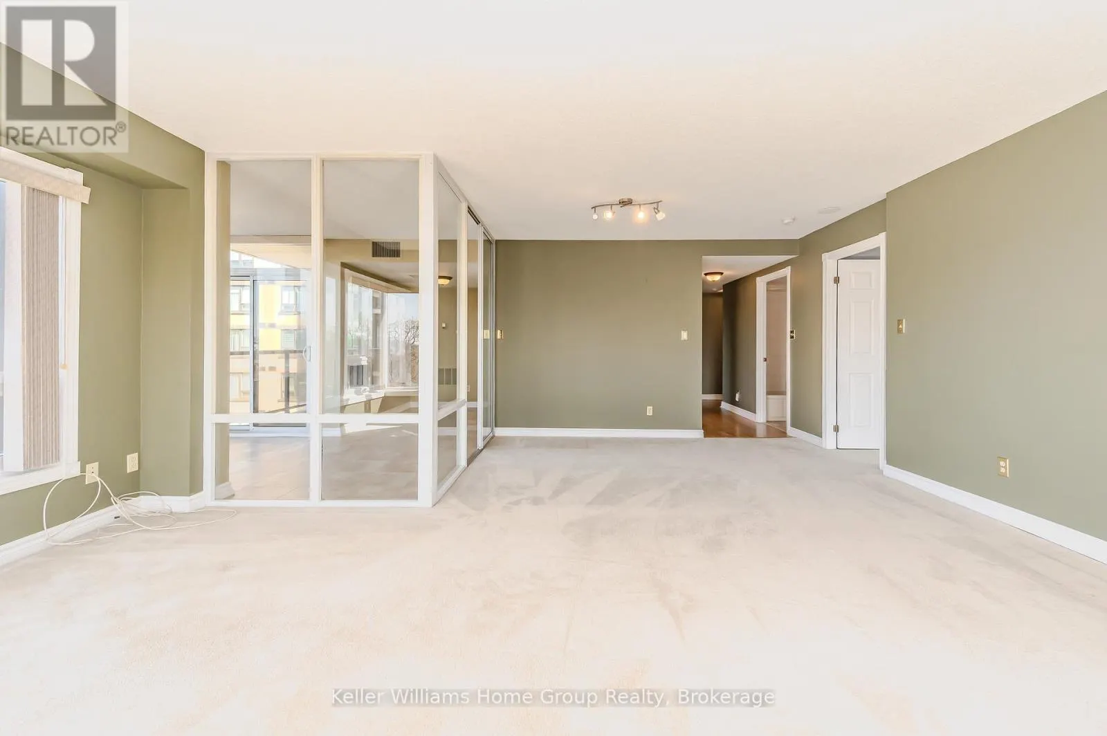 1008 - 237 KING STREET W, #1008