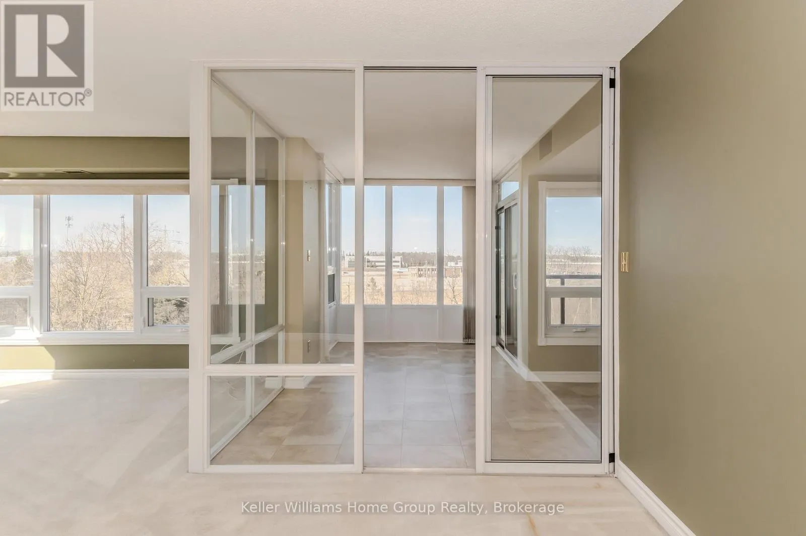 1008 - 237 KING STREET W, #1008