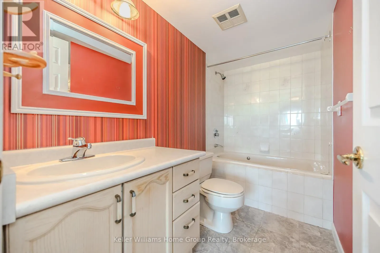 1008 - 237 KING STREET W, #1008