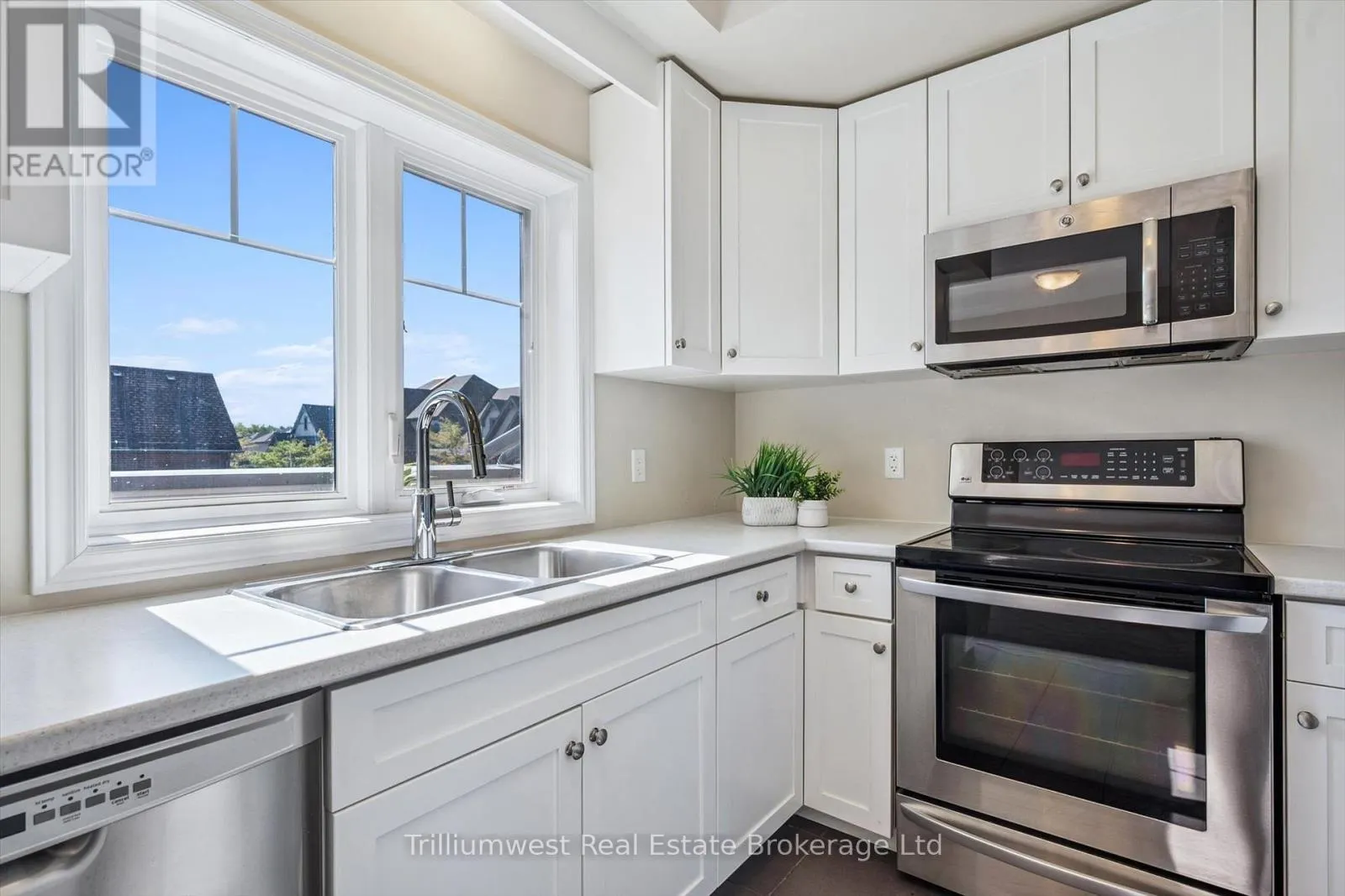 13 - 39 KAY CRESCENT, #13