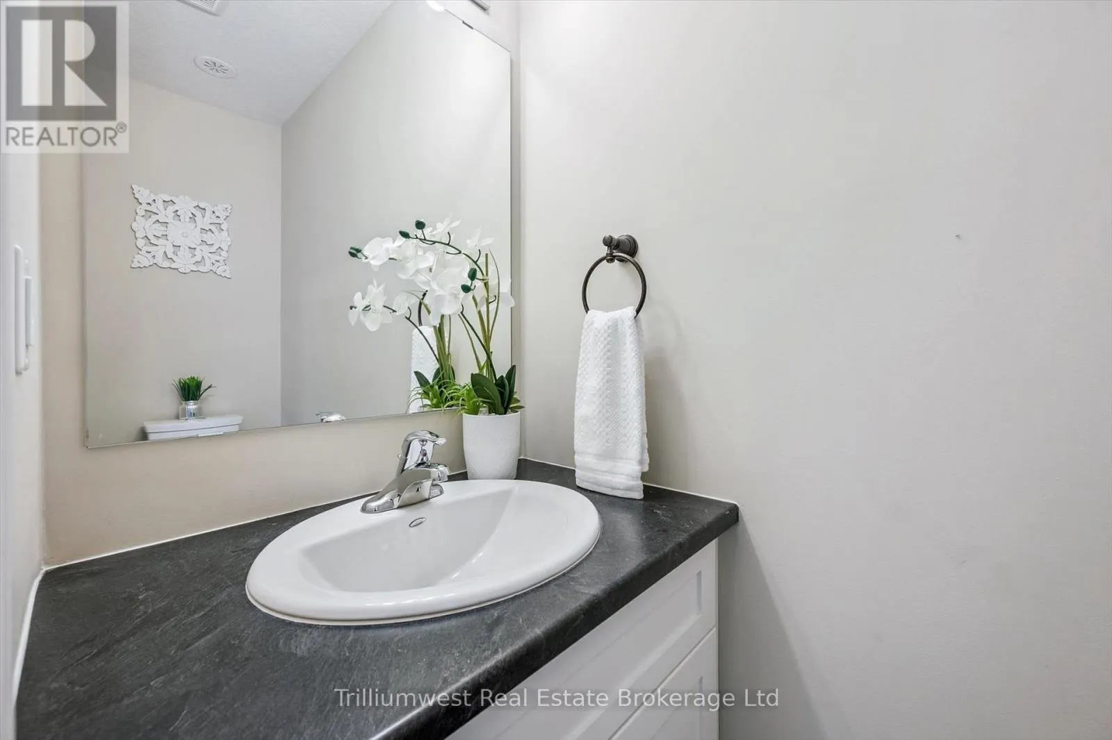 13 - 39 KAY CRESCENT, #13