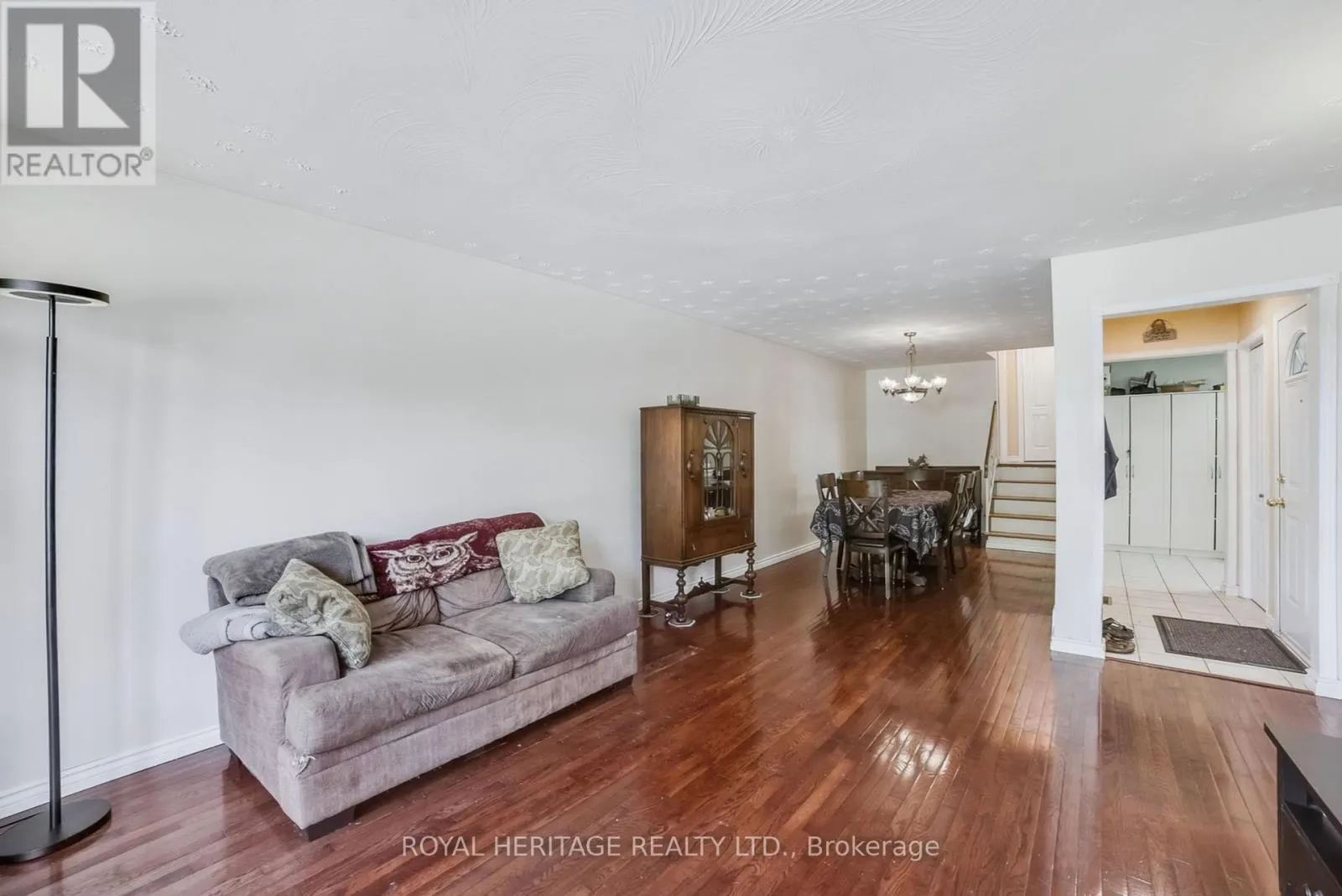 61 1/2 EASTBURY DRIVE