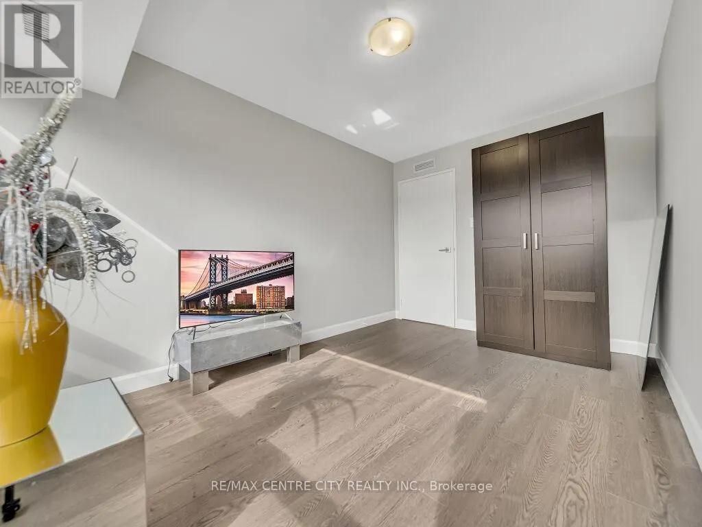 611 - 521 RIVERSIDE DRIVE, #611
