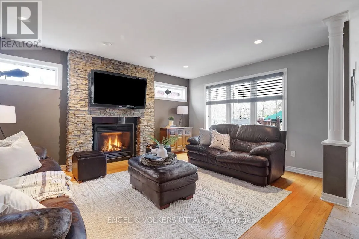 59 FRONTENAC BOULEVARD