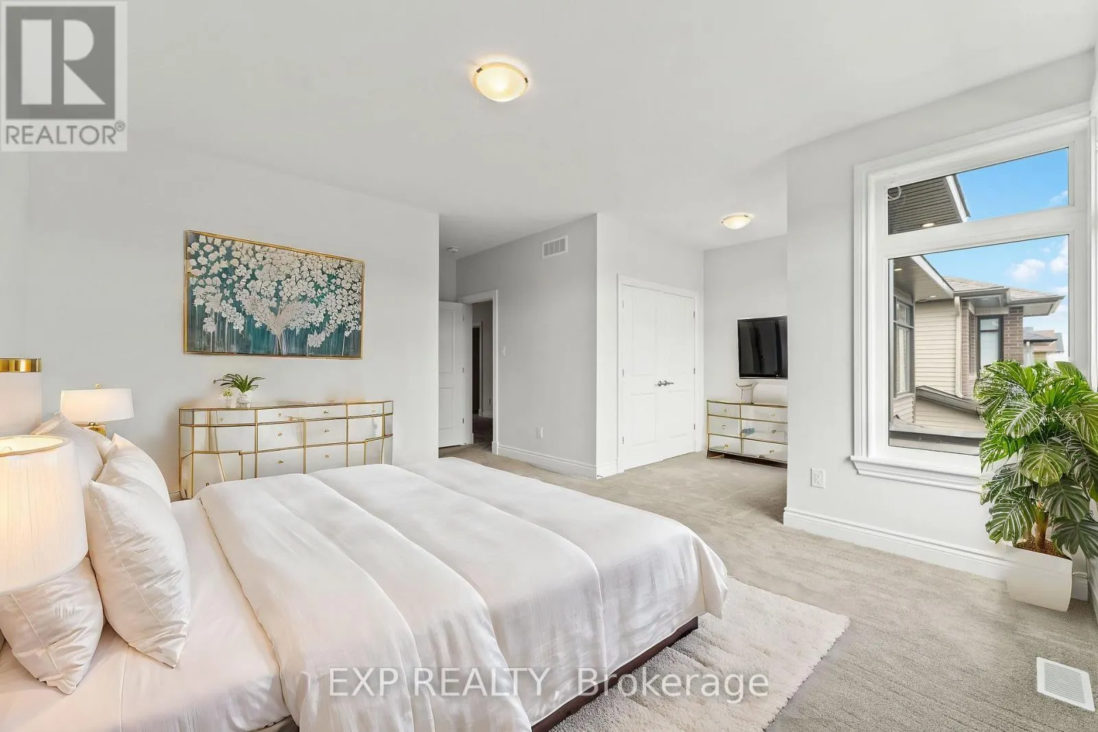 156 FINSBURY AVENUE E