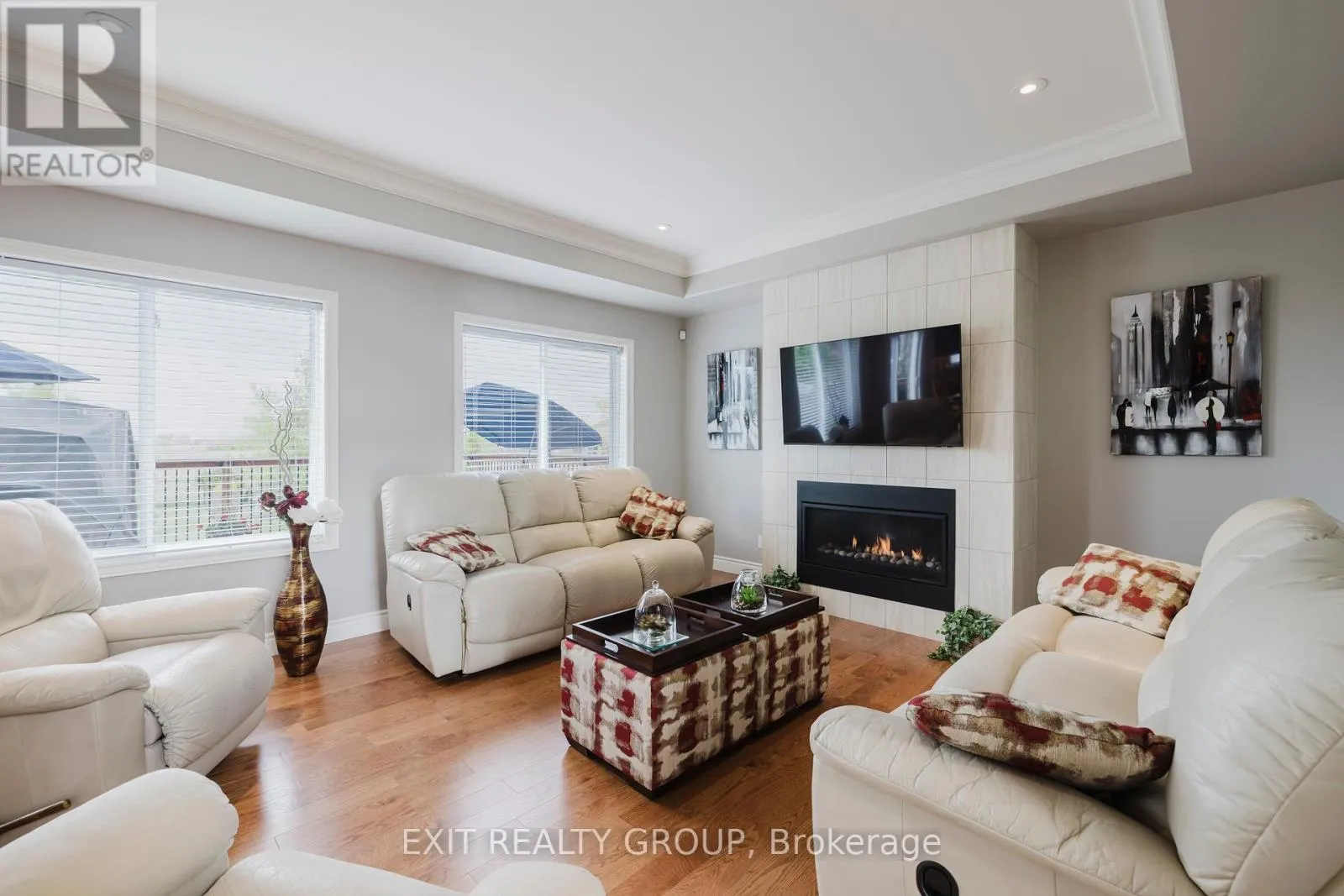 53 HAMPTON RIDGE DRIVE