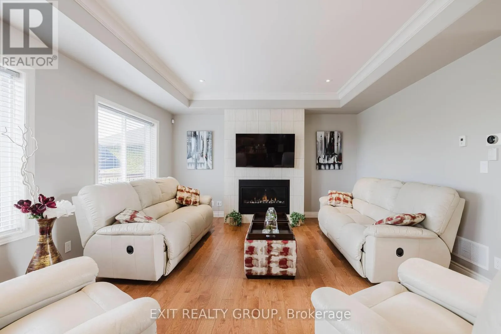 53 HAMPTON RIDGE DRIVE