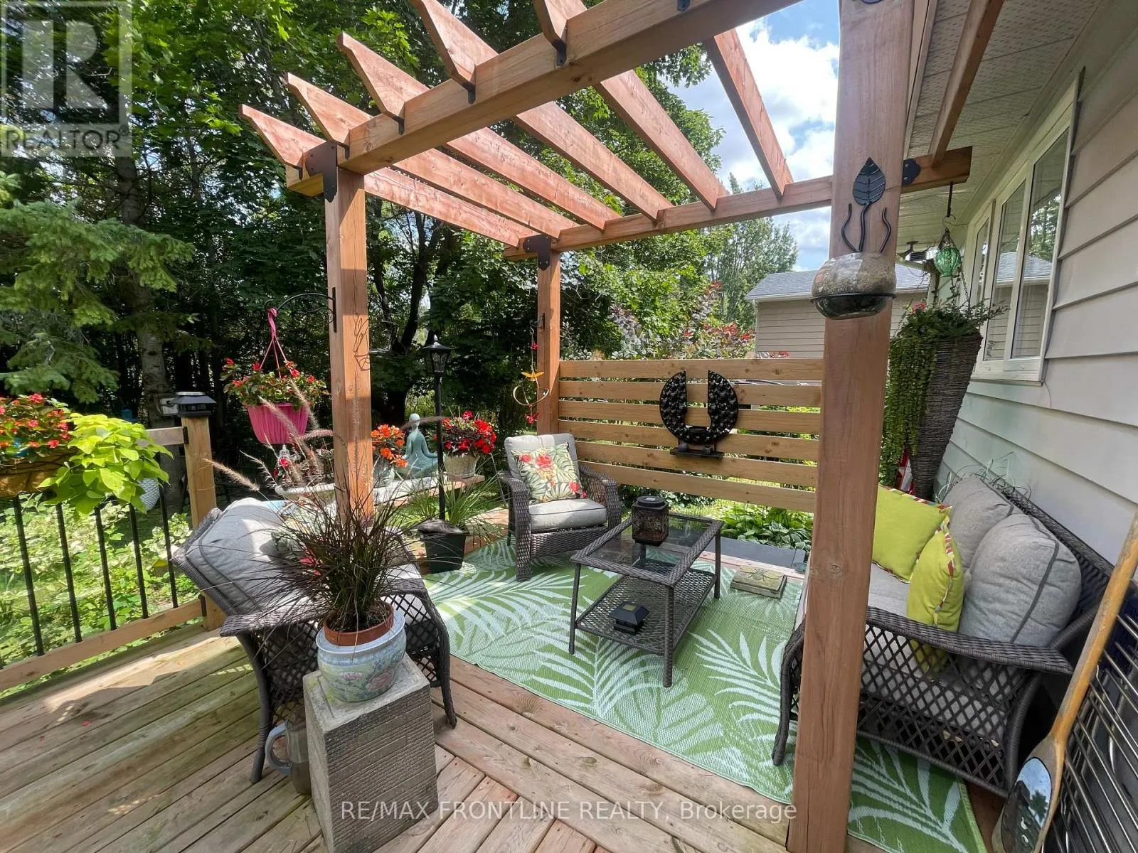 5 RIDGEVIEW PLACE