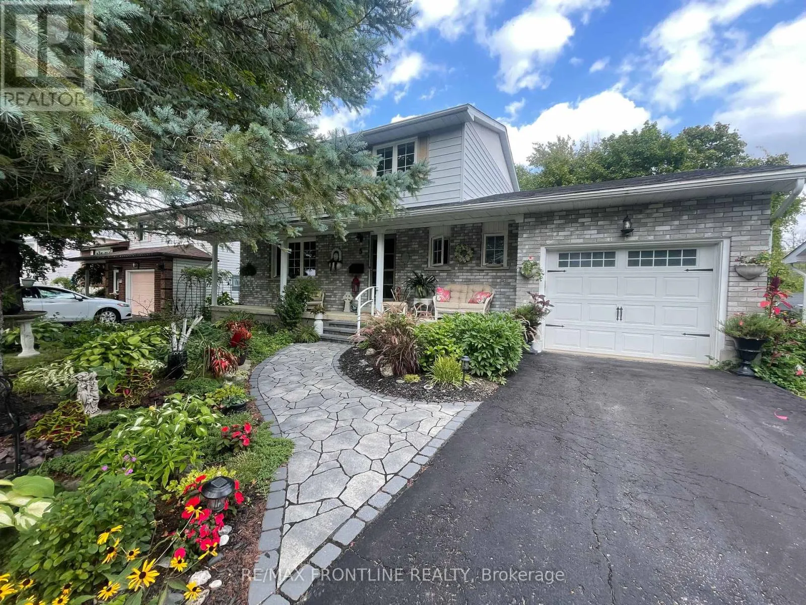 5 RIDGEVIEW PLACE