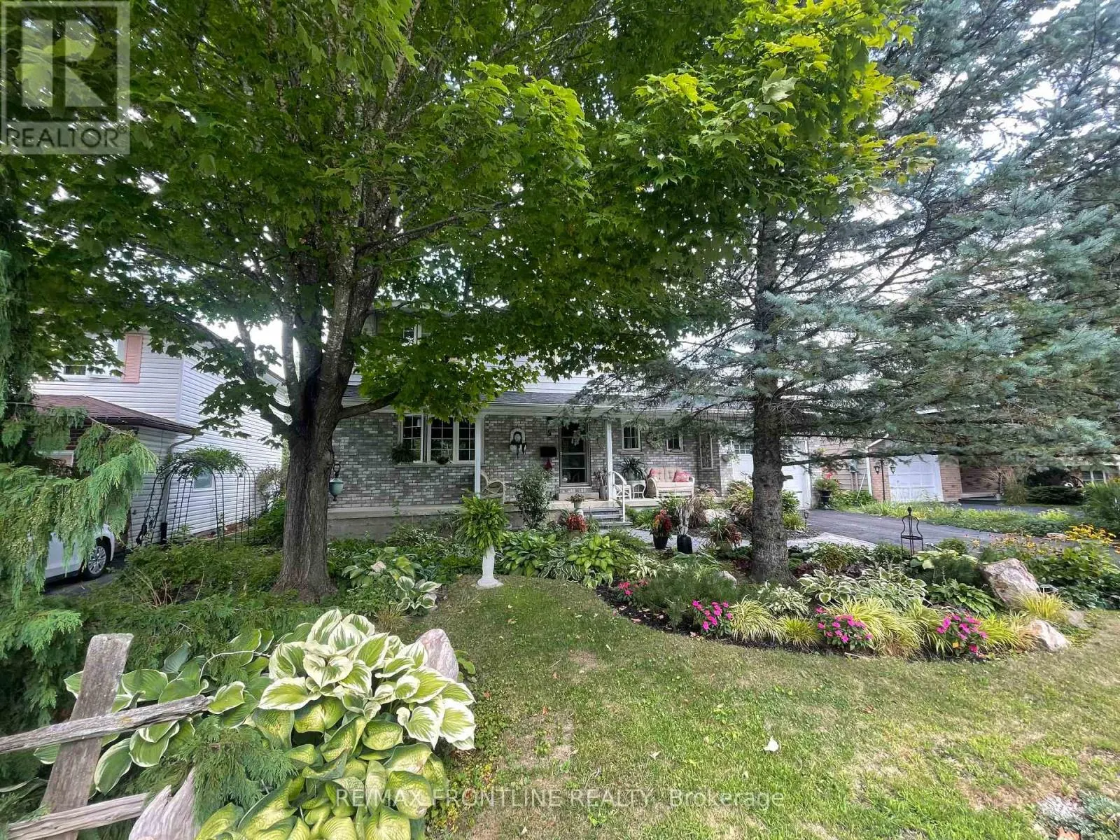 5 RIDGEVIEW PLACE