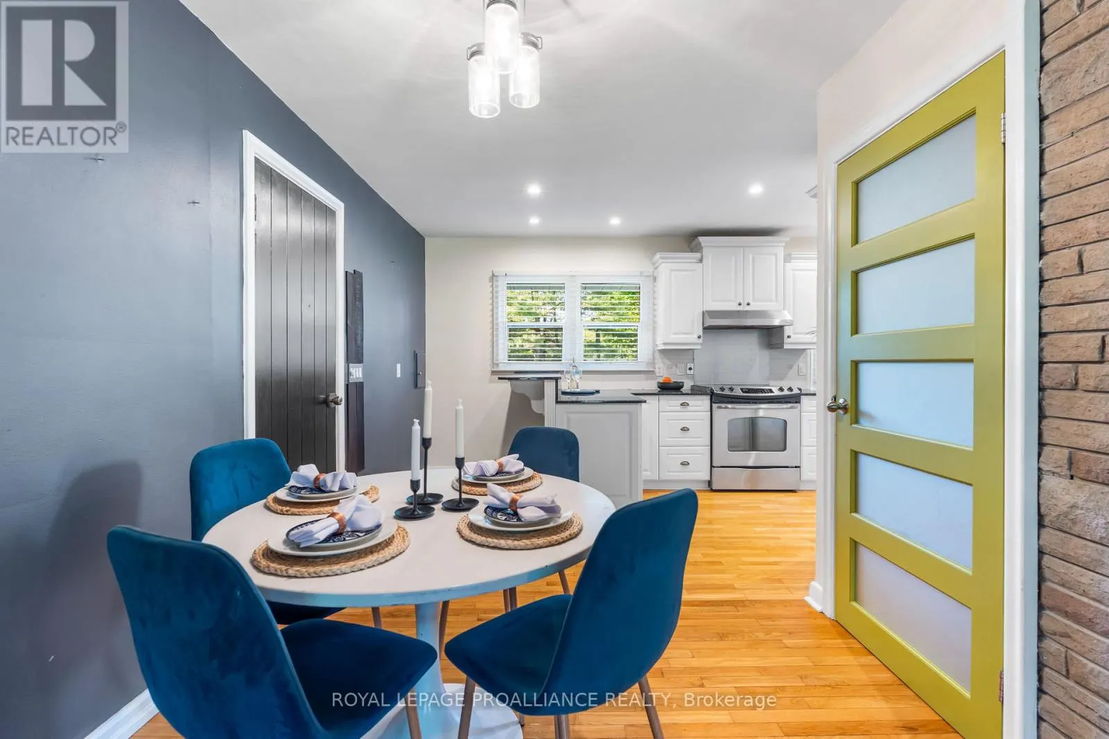 7 HUTTON DRIVE