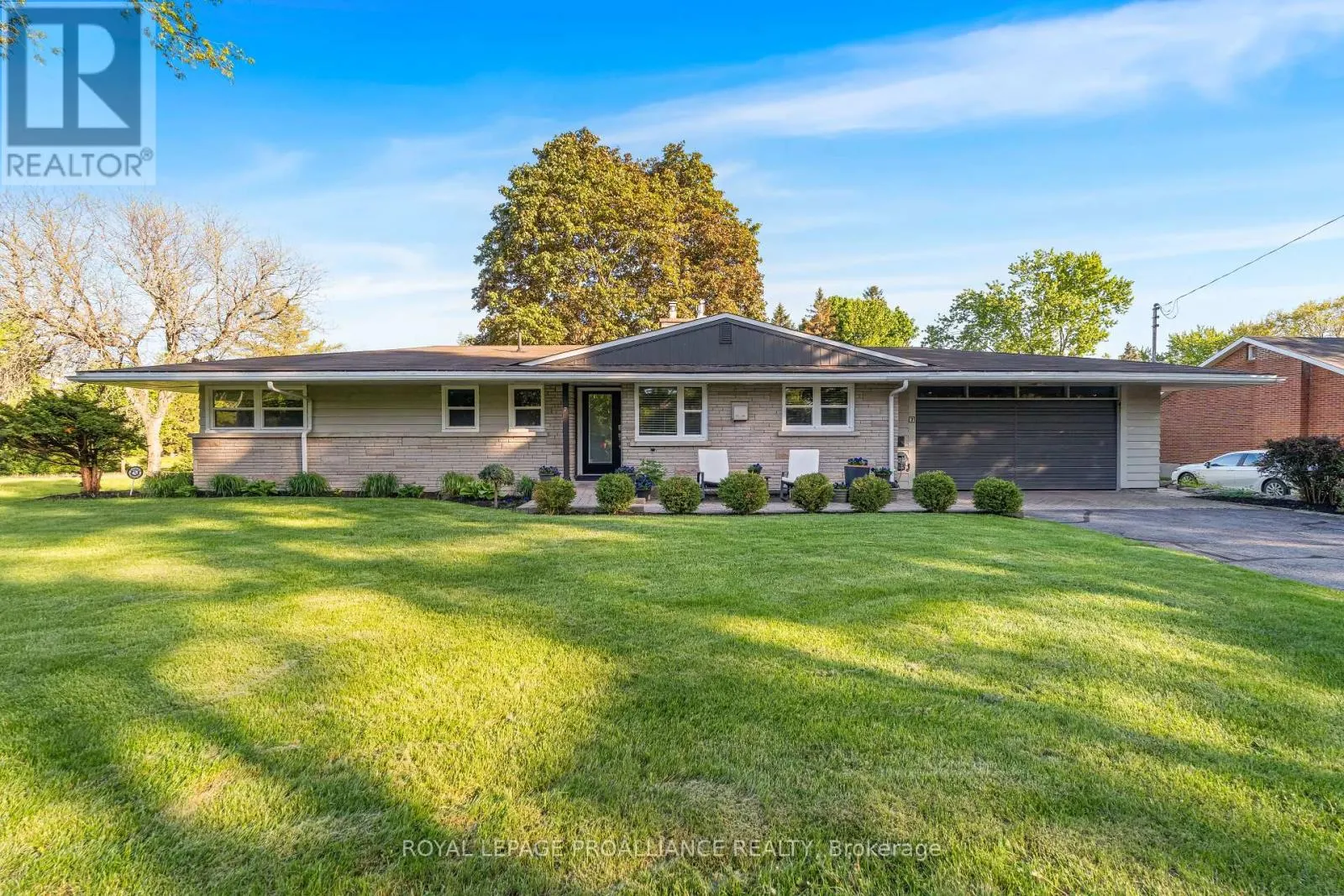 7 HUTTON DRIVE
