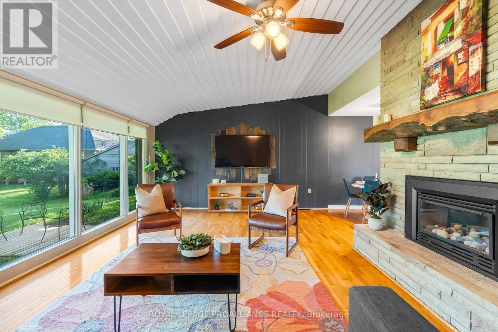 7 HUTTON DRIVE