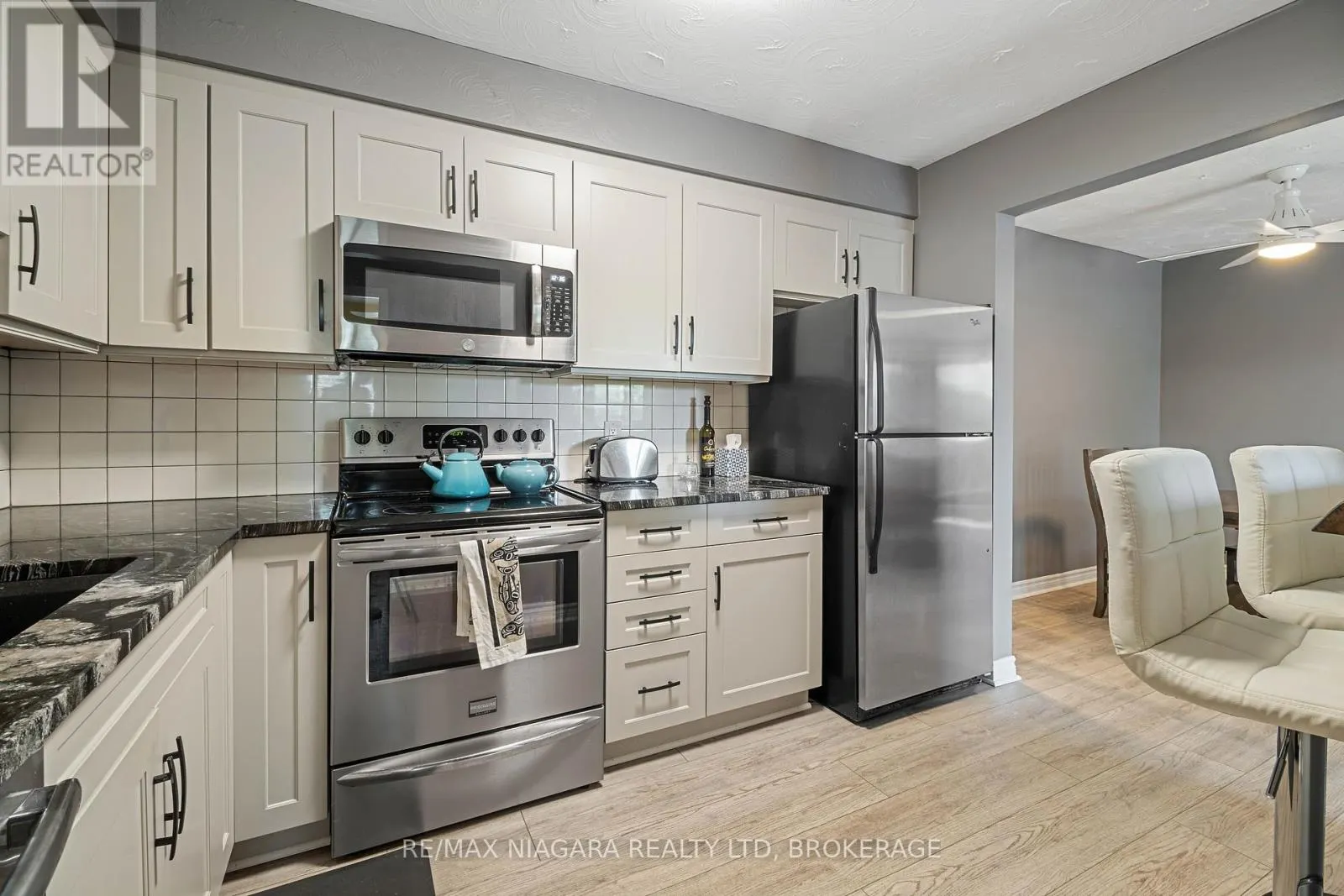 302 - 78 WELLAND STREET N, #302