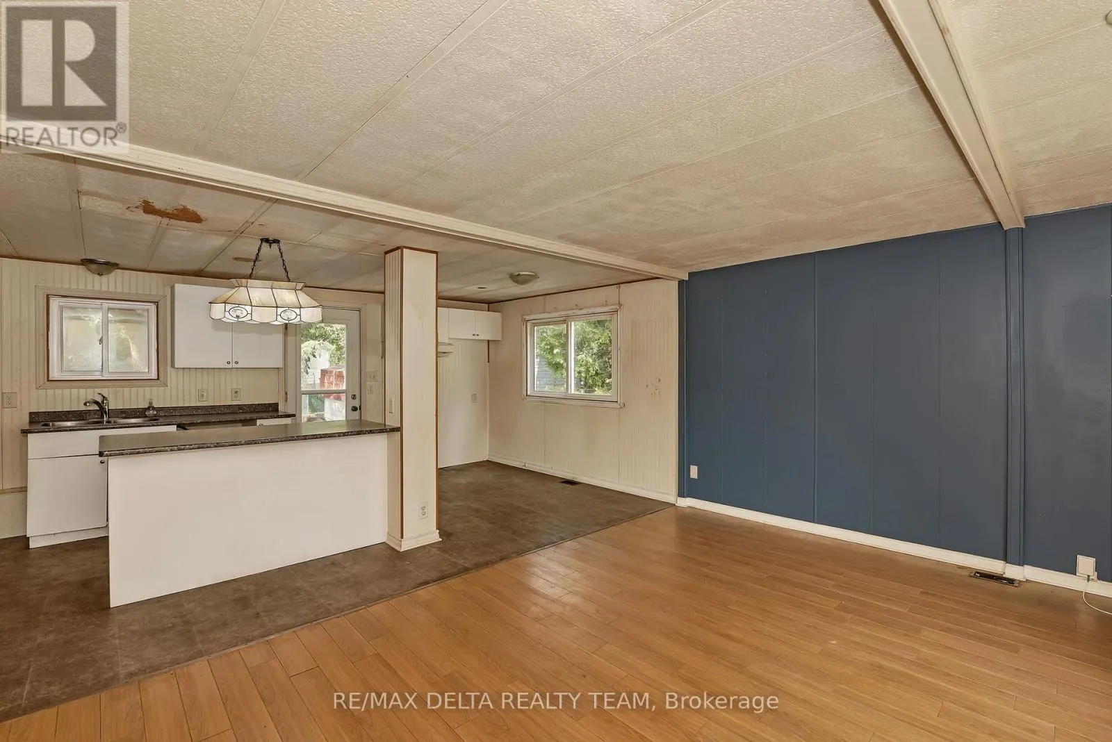 25 FRINGEWOOD DRIVE