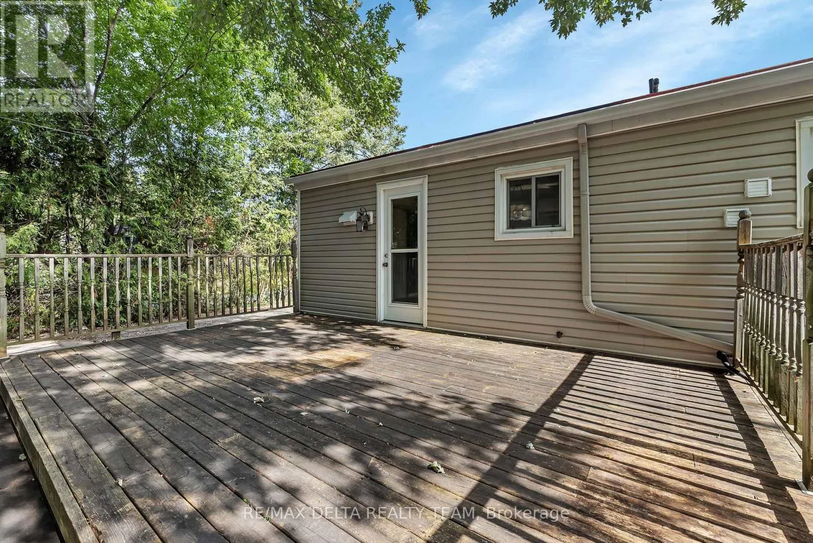 25 FRINGEWOOD DRIVE