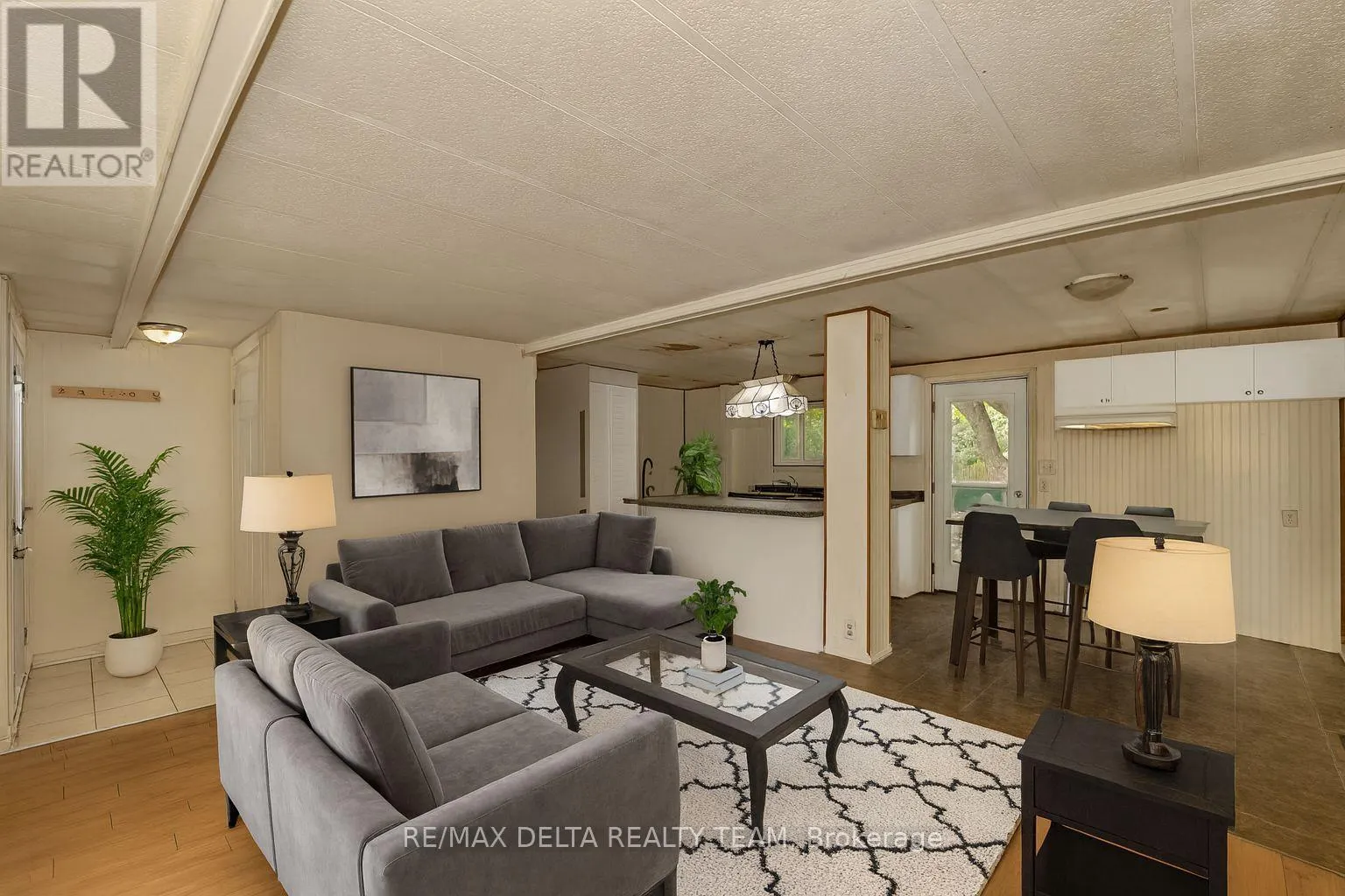 25 FRINGEWOOD DRIVE