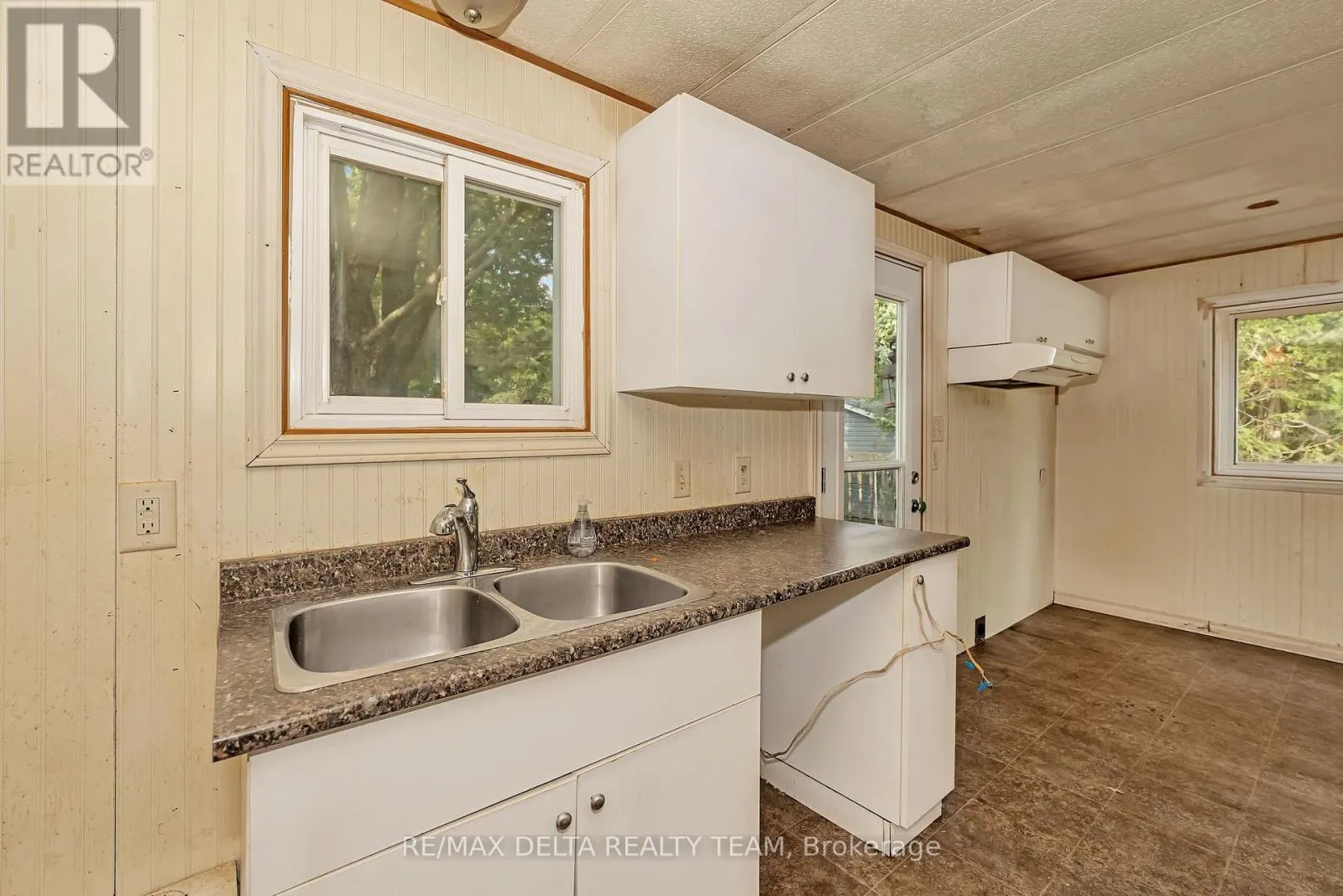 25 FRINGEWOOD DRIVE