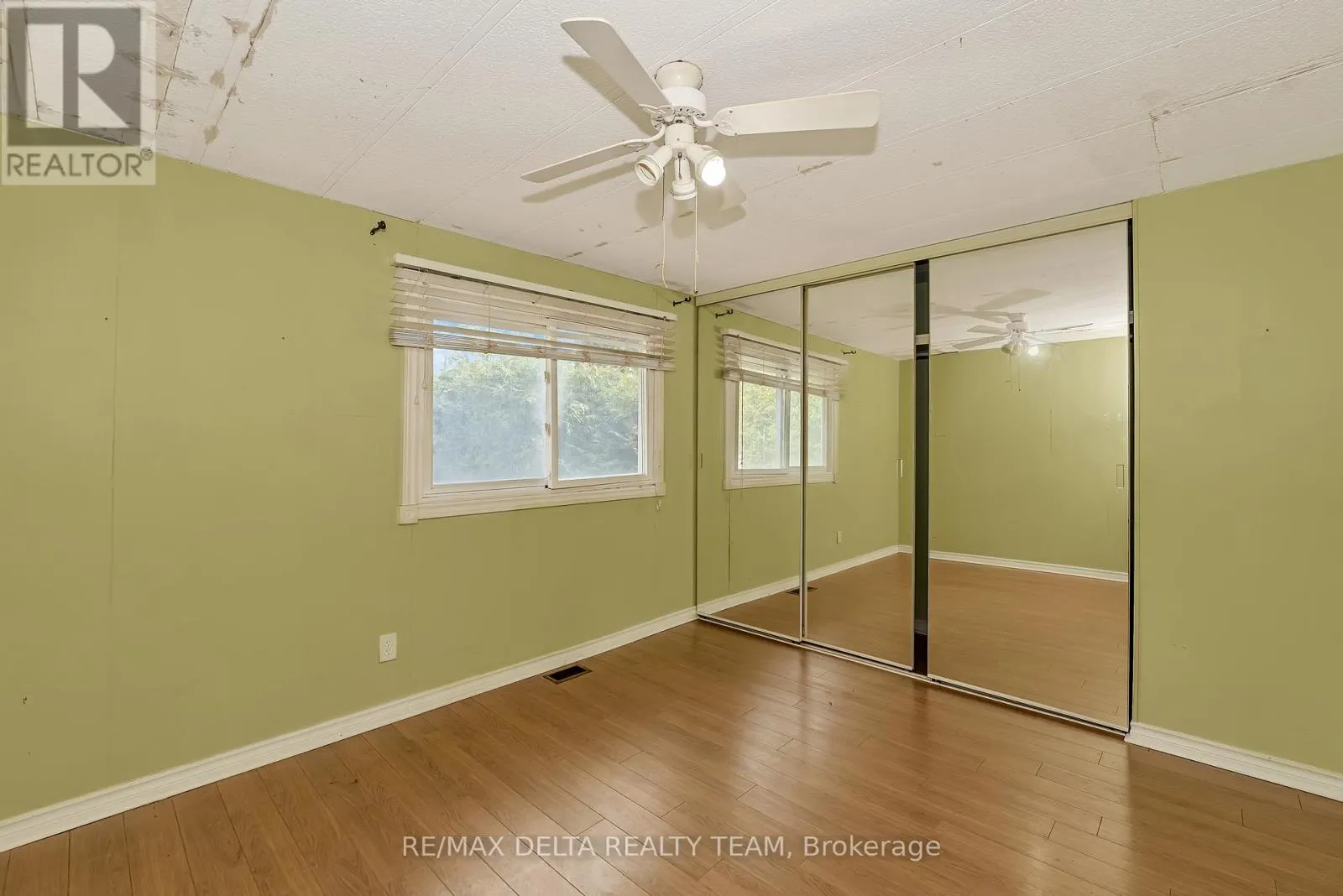 25 FRINGEWOOD DRIVE