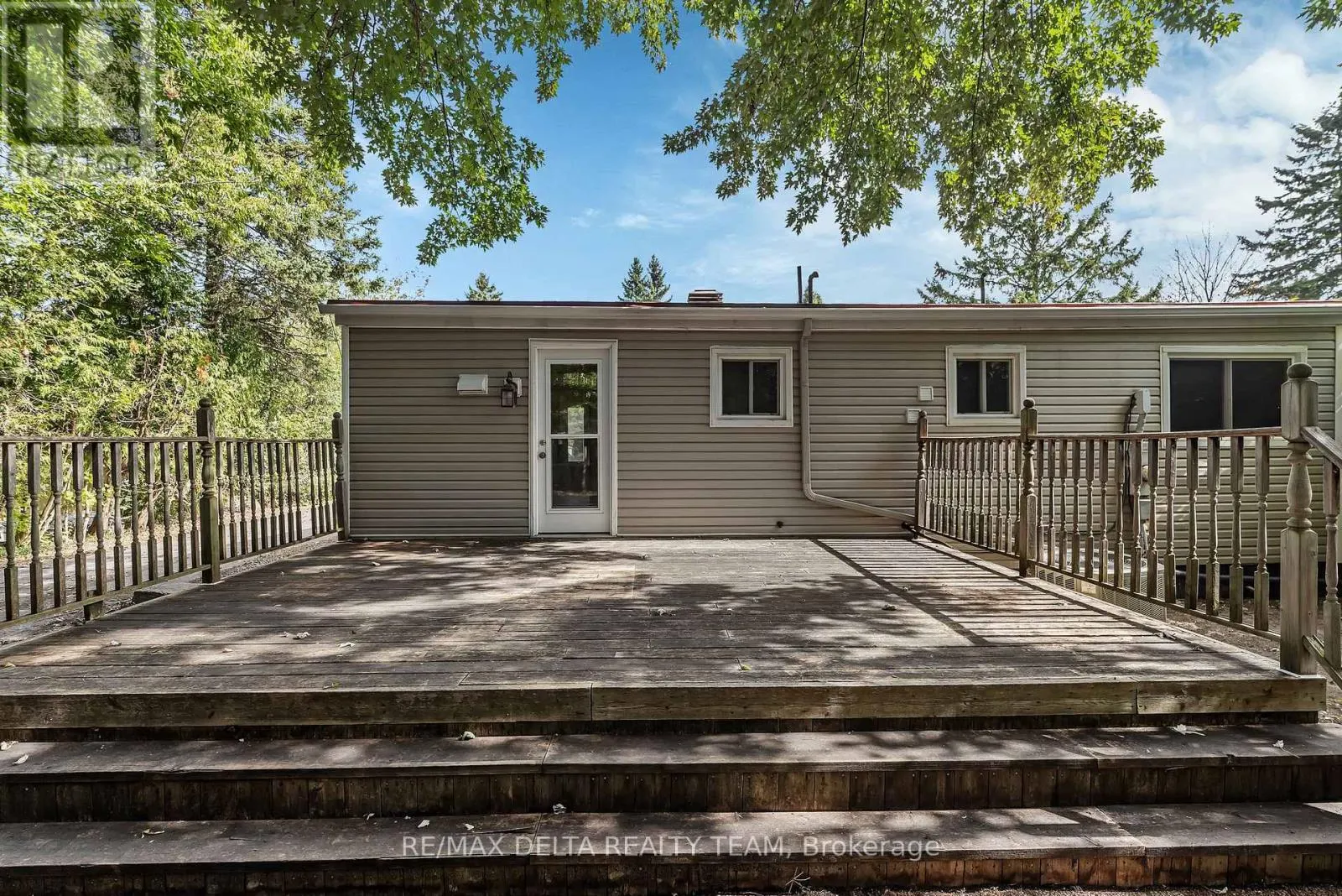25 FRINGEWOOD DRIVE