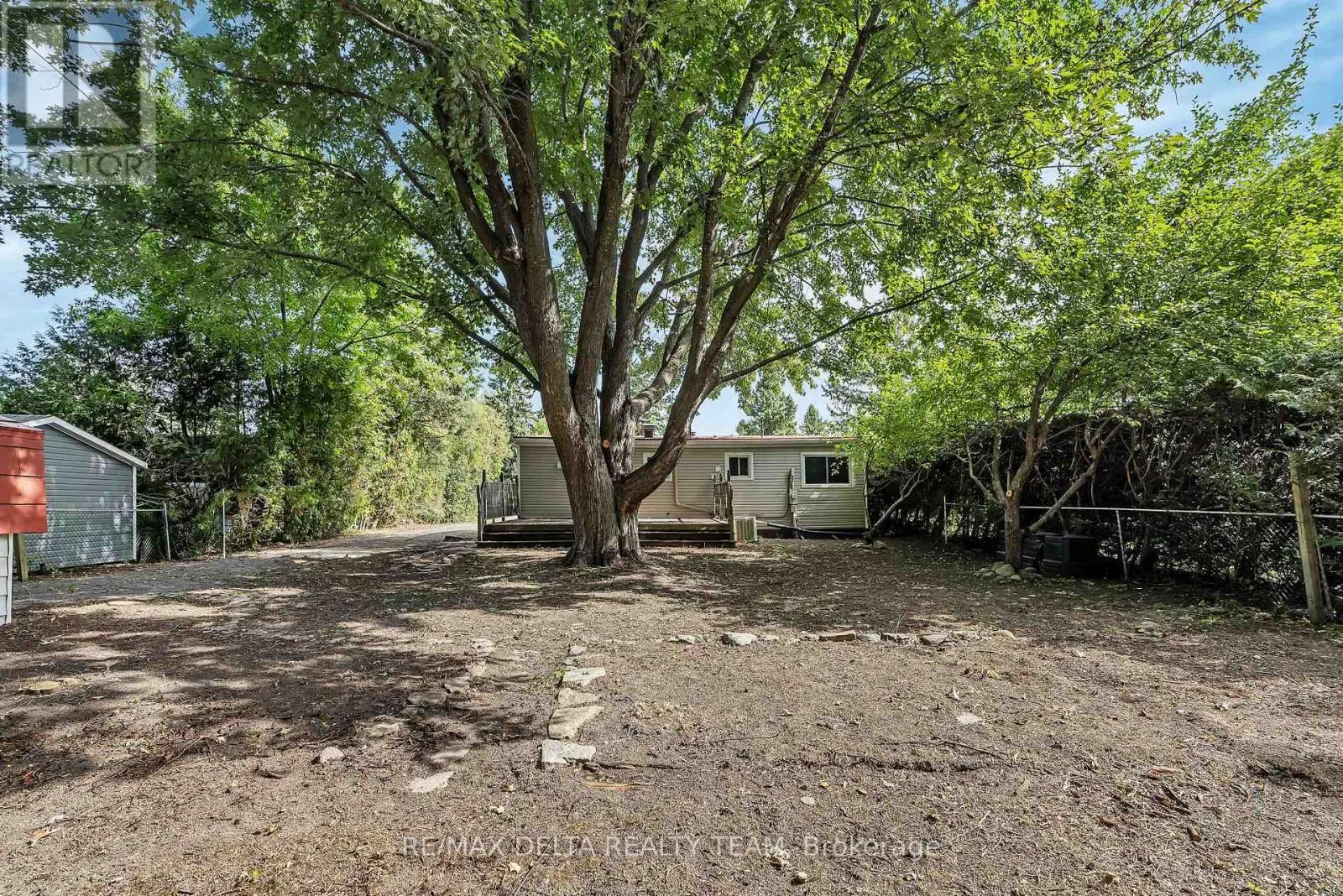 25 FRINGEWOOD DRIVE