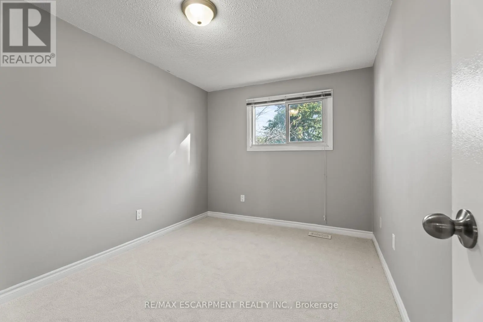 33 - 1301 UPPER GAGE AVENUE
