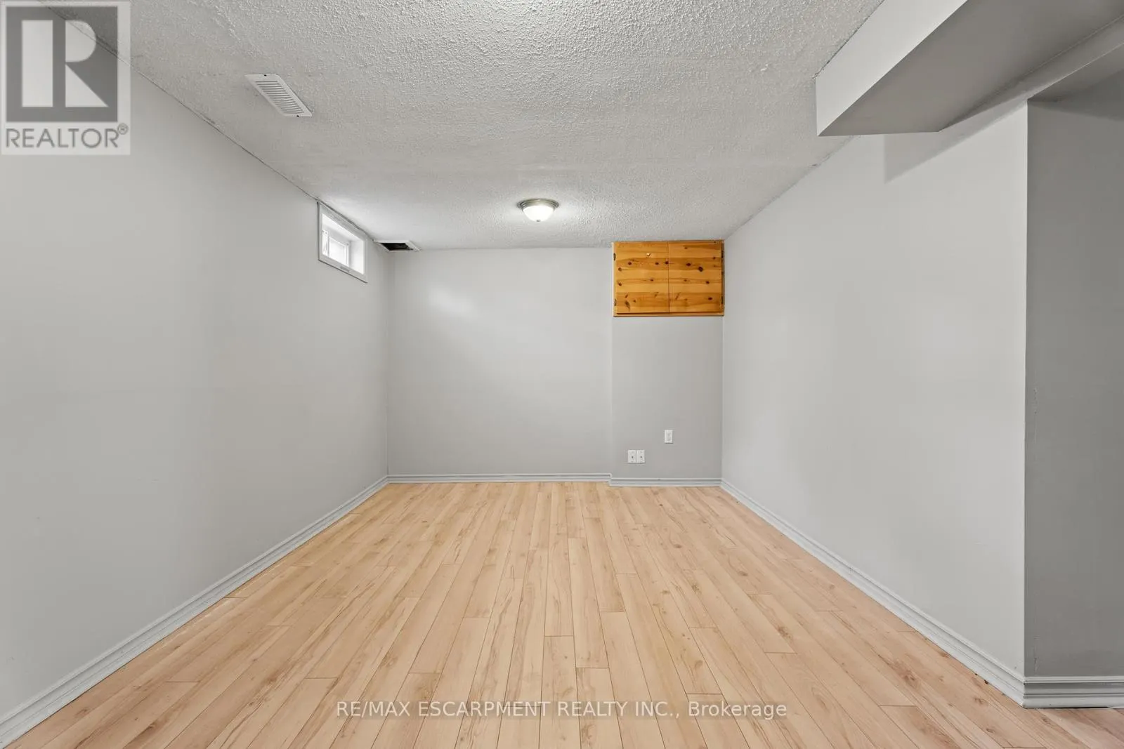 33 - 1301 UPPER GAGE AVENUE