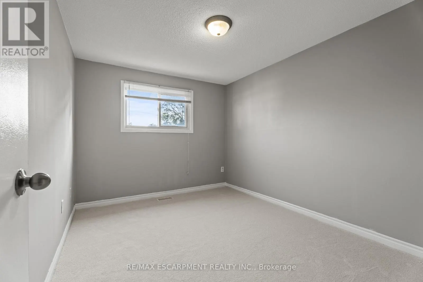33 - 1301 UPPER GAGE AVENUE