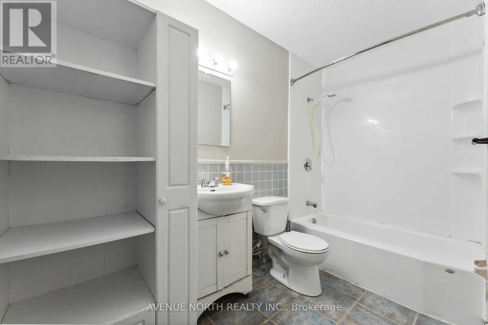 34J - 1958 JASMINE CRESCENT