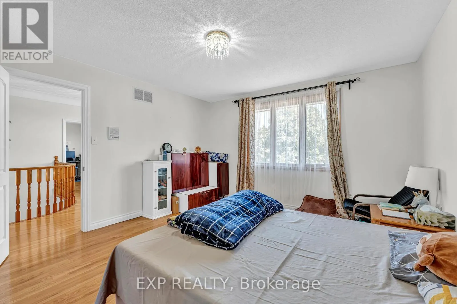 2 GLENCREST AVENUE