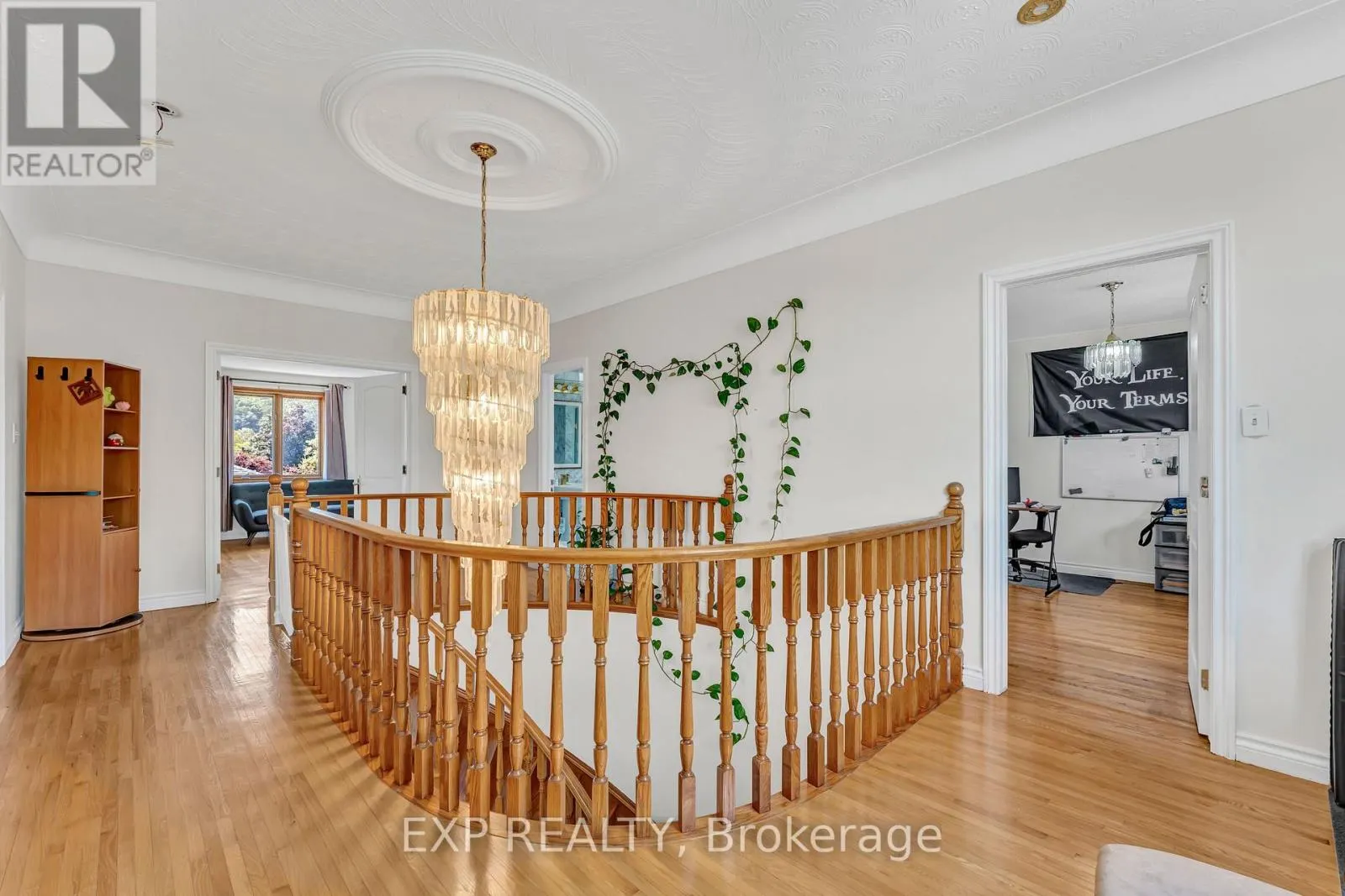 2 GLENCREST AVENUE