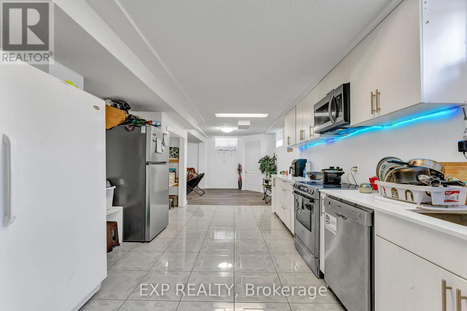 2 GLENCREST AVENUE